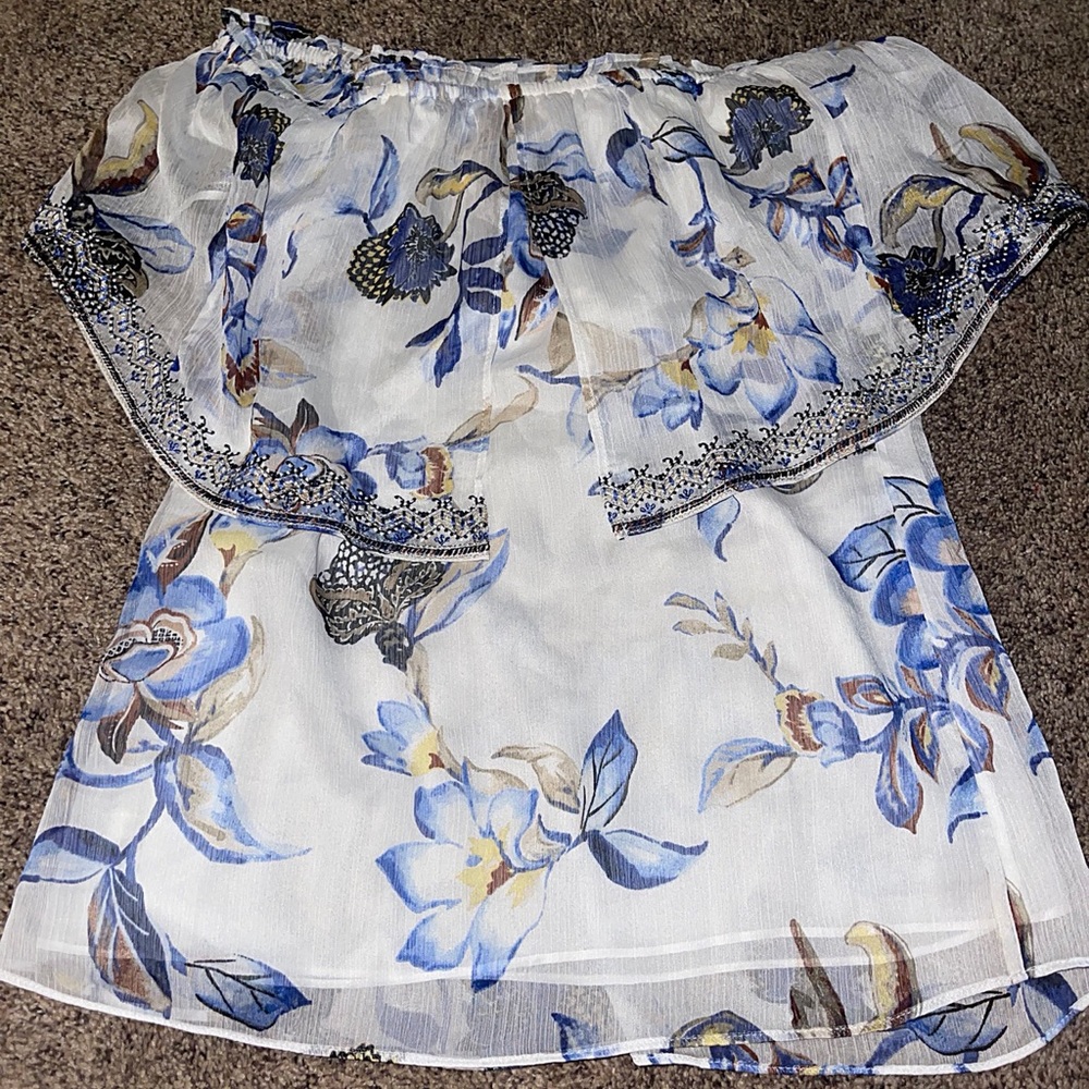 Top - Picture 2 of 3